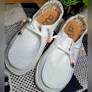 Hey Dude Wendy Boho size 5 in EUC